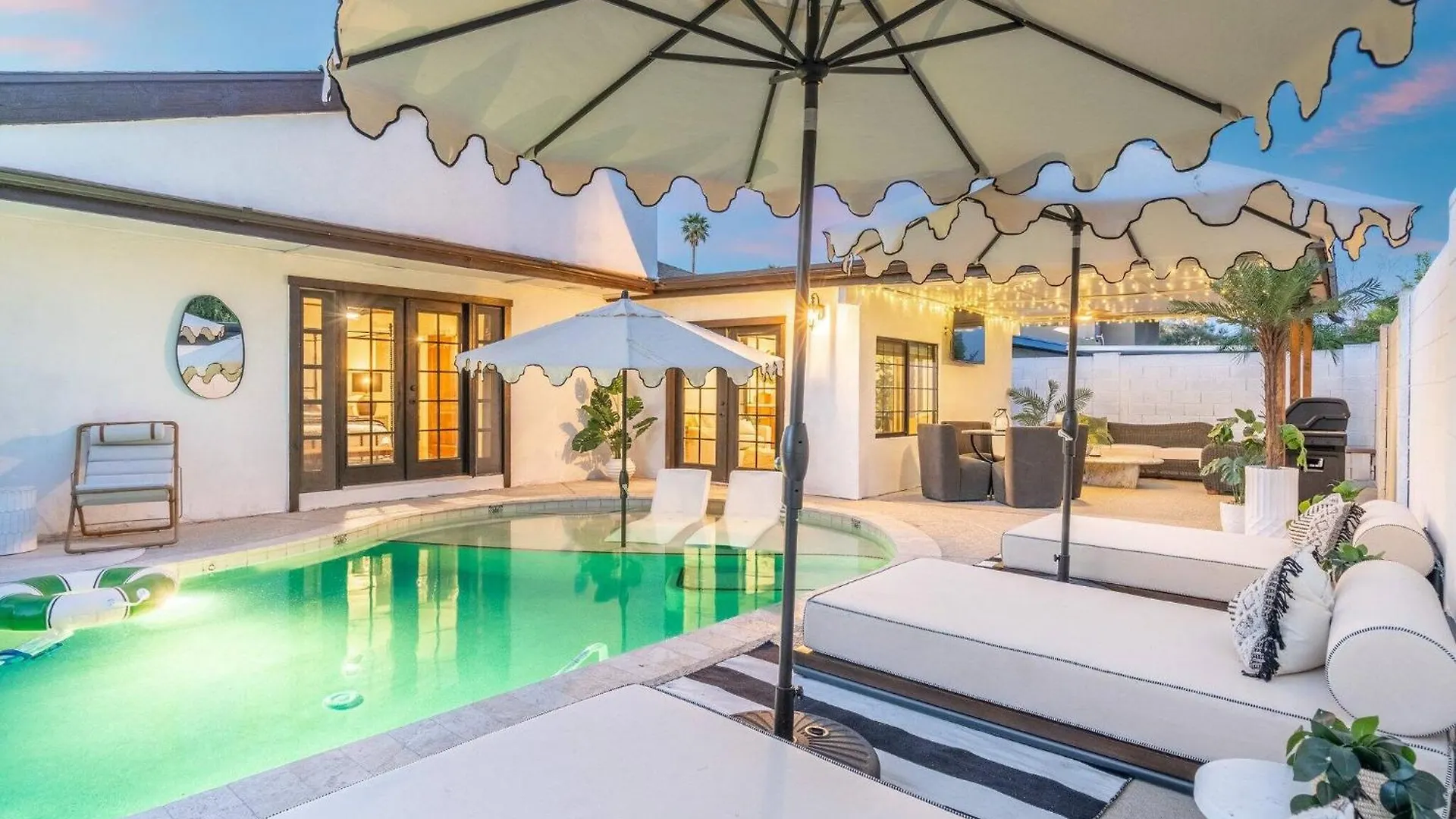 Stylish Cottage Villa Pool Sauna Hottub Phoenix